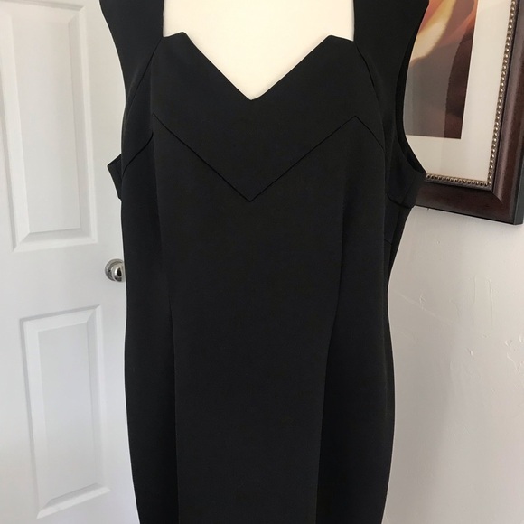 Lace Back Dress - Picture 4 of 8